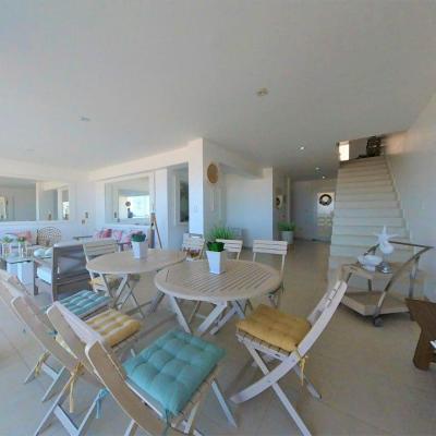 VENTA DE HERMOSO DÚPLEX FRENTE AL MAR, PIMENTEL